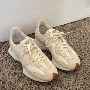 New Balance 327 Off-White Sneakers